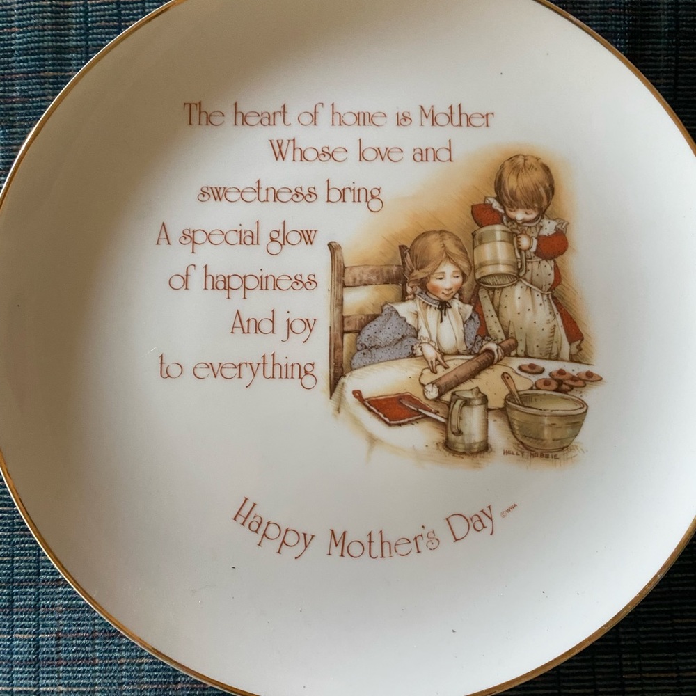 Vintage Holly Hobby 1976 Mothers Day Collector Plate